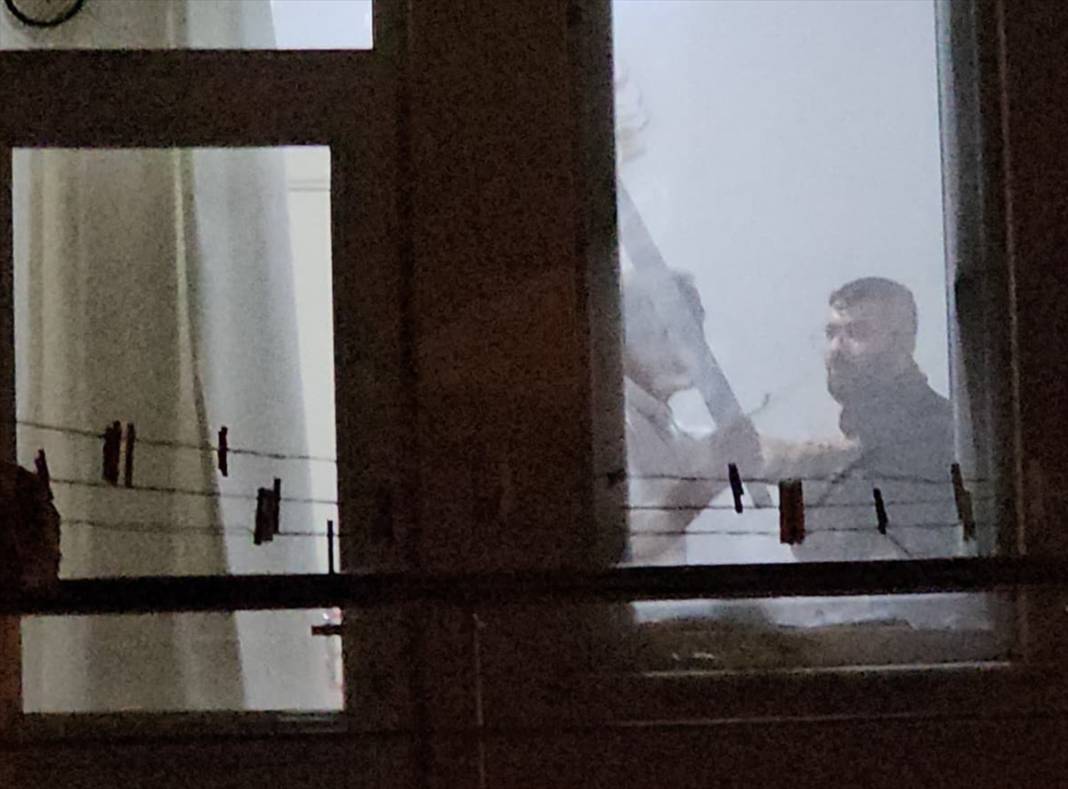 Arkadaşını evine çağırıp kılıç çekti! Rehine operasyonu 2 saat sürdü 2